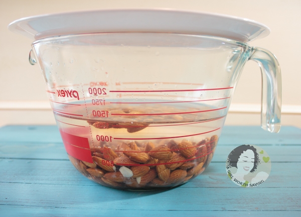 HOW TO SOAK NUTS