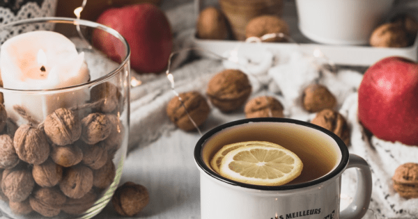 5 Tips for Living a Healthier Lifestyle This Winter Kelly Bejelly The winter season is often a mix of the blues and the holiday spirit. Between work, planning for the holidays, cooking, and taking care of your family, you are probably feeling burnt out. Despite your busy schedule, it's important to maintain a healthy lifestyle both physically and mentally so that you feel motivated and good about yourself this winter season. Here are some tips.