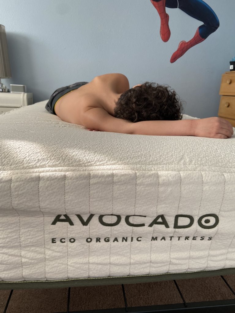 Best Twin XL Mattress: 2022 Picks Kelly Bejelly However, mattresses come in all sorts of sizes and materials. For example, twin XL mattresses measure 38 x 80 inches, making them suitable for tall individuals and tight rooms. So, if you're looking for the best twin XL mattress, this guide is for you. And now, let's jump straight in.