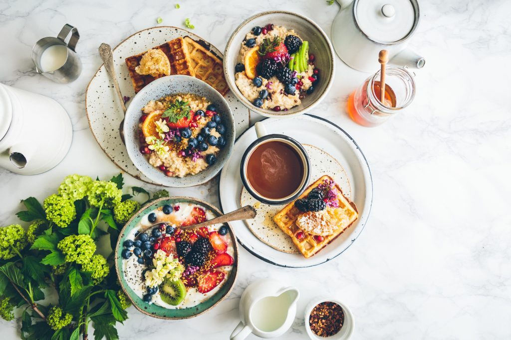 Most important meal of the day Kelly Bejelly We all know that humans must eat 3 times a day and have three meals like breakfast, lunch and dinner. Depending on your eating habits, this may not always be the case. Is one meal more important than others in terms of health benefits? Let's break it down and see if there's a meal you don't want to miss.