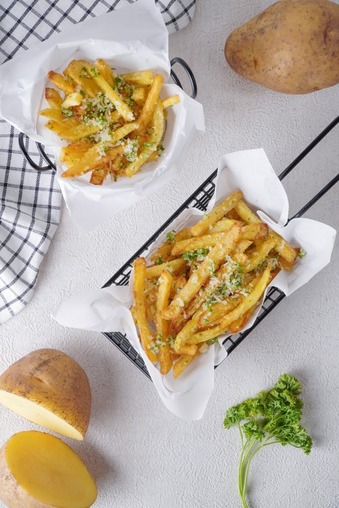 Truffle Fries Kelly Bejelly Take truffle fries, for example. We've all grown to know french fries as a delicious side dish. But truffle fries are another story. They're a sophisticated version of the beloved dish, drizzled with truffle oil and complemented with freshly grated parmesan cheese. And the best part? They're insanely easy to make.