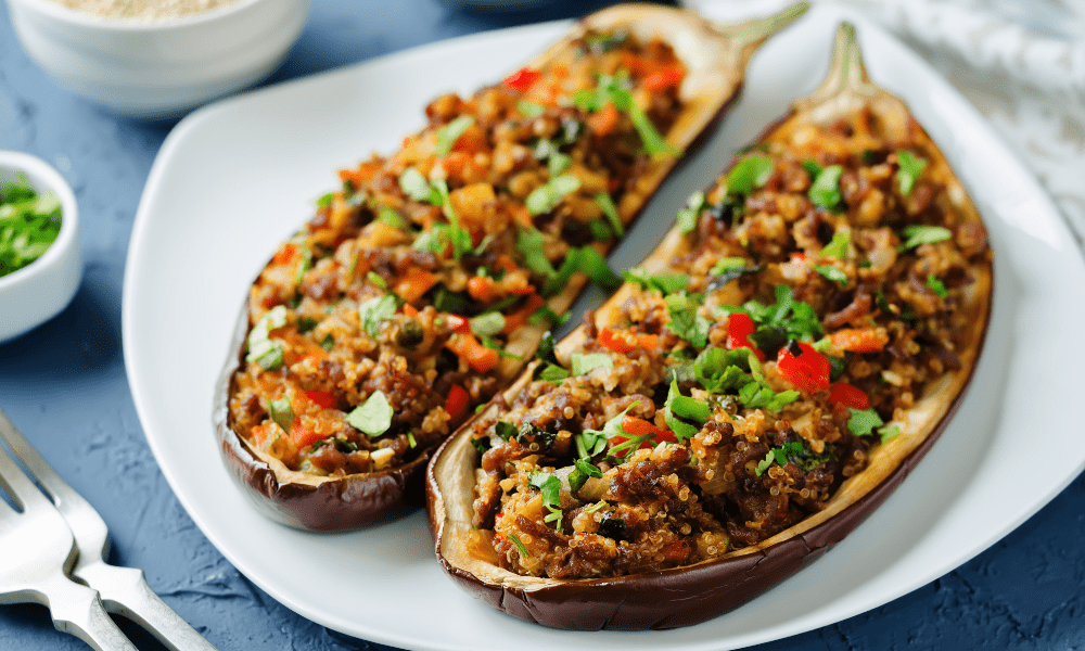 Make your choice: stuffed eggplants with meat or vegetables Kelly Bejelly There are many versions of this stuffed eggplant recipe. Here are the meat version and the vegetable version. Try also the recipe with rice. It is as easy to make as the ones here. Here is the link of rice-stuffed eggplant Parmesan: minuterice.com/recipes/rice-stuffed-eggplant-parmesan/