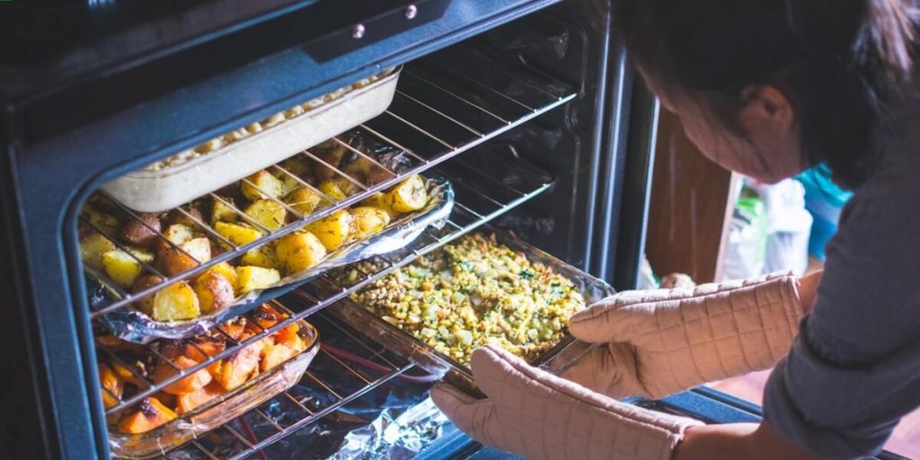 Save Time and Energy with a Combi Oven in Your Kitchen Kelly Bejelly Cooking should be enjoyable, but it can be a time-consuming and energy-draining task. Enter the combi oven: a game-changing kitchen appliance that simplifies your cooking experience while saving time and energy.