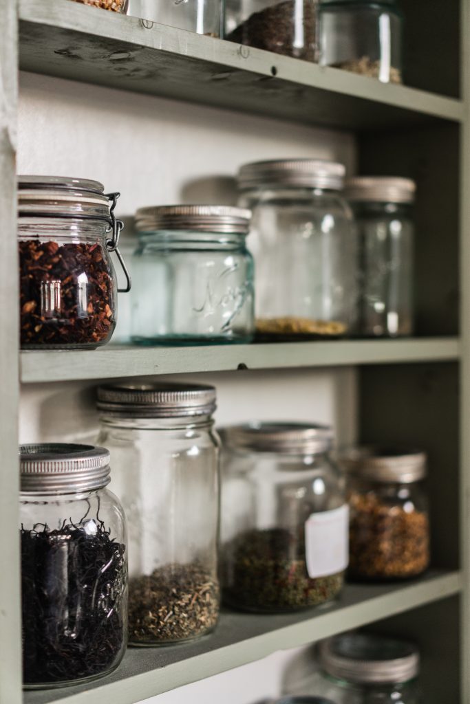 Eating Healthy During Quarantine- Smart Shopping Ideas For Your Pantry Kelly Bejelly As social distancing and self-quarantine are being followed across the globe, food choices seem to get tougher for everyone locked indoors. It makes sense to stock some supplies because you wouldn’t want to step out every other day to pick groceries even if you are perfectly healthy. At the same time, you need to choose wisely as the last thing you would want to do is gain weight. Unfortunately, the risk is high right now as you are indoors all day and it isn’t much you can do in the name of exercise. Eating healthy is your best bet, so you need to be just extra wise while stocking your pantry. Here are some smart shopping hacks to help.