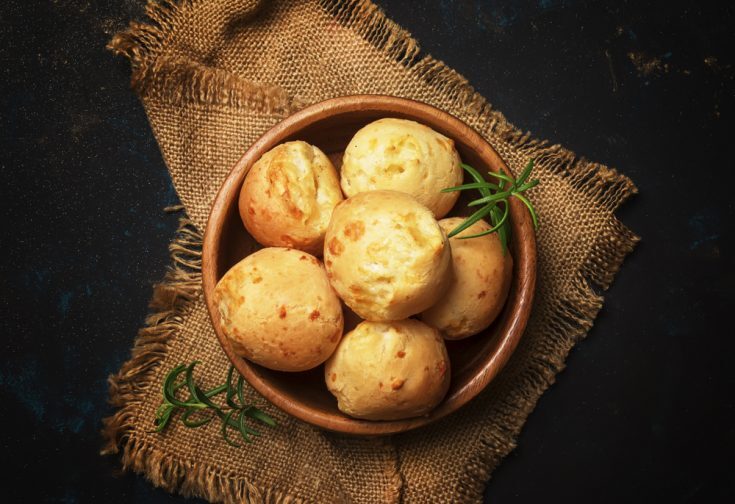 paleo garlic bread made with tapioca flour