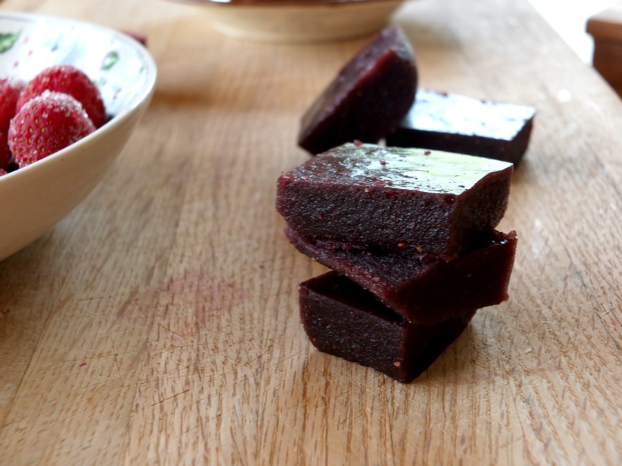 Berry Gummies with Spinach | A Girl Worth Saving