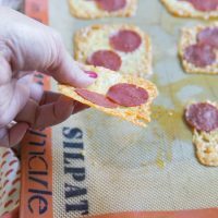 keto low carb pizza crackers