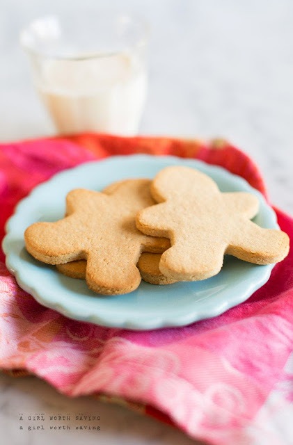 Gluten Free Christmas Cookies Swap Kelly Bejelly One of my favorite things to do during the holidays is to bake up a storm of cookies and pies and make a pop tart gingerbread house with the kiddos. Waistline forgive me because stretchy pants are just going to happen. I've teamed up with some of my favorite bloggers to share a virtual Gluten Free Christmas Cookies swap. That way you eat the extra calroies and I don't have to stand in some crazy long line at the Post Office. Not every recipe is grain-free, hence the title of this series, but you'll find some gems in this bunch of cookie deliciousness.