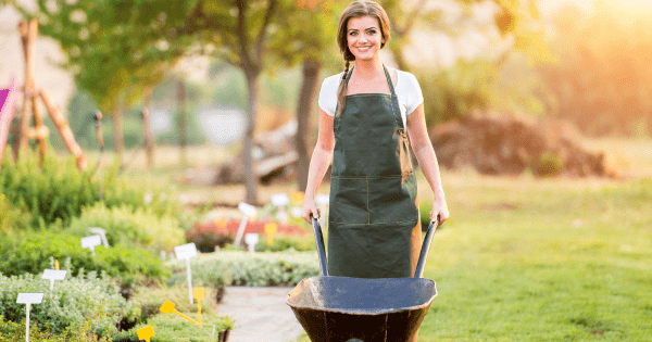 How Keeping Your House and Yard Tidy can Affect Your Health Kelly Bejelly One of our everyday duties involves decluttering and cleaning the house. Somehow, this is one task that will always have to be done. However, you cannot dispute the satisfying feeling you get once a room or house is clean. Apart from that satisfying feeling, cleaning and tidying affect your health as well. If you need more motivating reasons to declutter and clean up, here is how tidying up impacts your health.