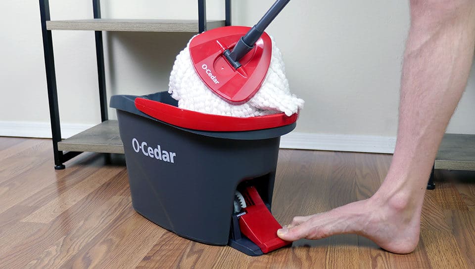 5 Best Mops for Vinyl Floor in 2021 Kelly Bejelly Vinyl is one of the most popular types of flooring mainly because it’s durable, easy to clean, and looks great. Since it’s made from PVC and other compounds, it needs special care different from other floor types.