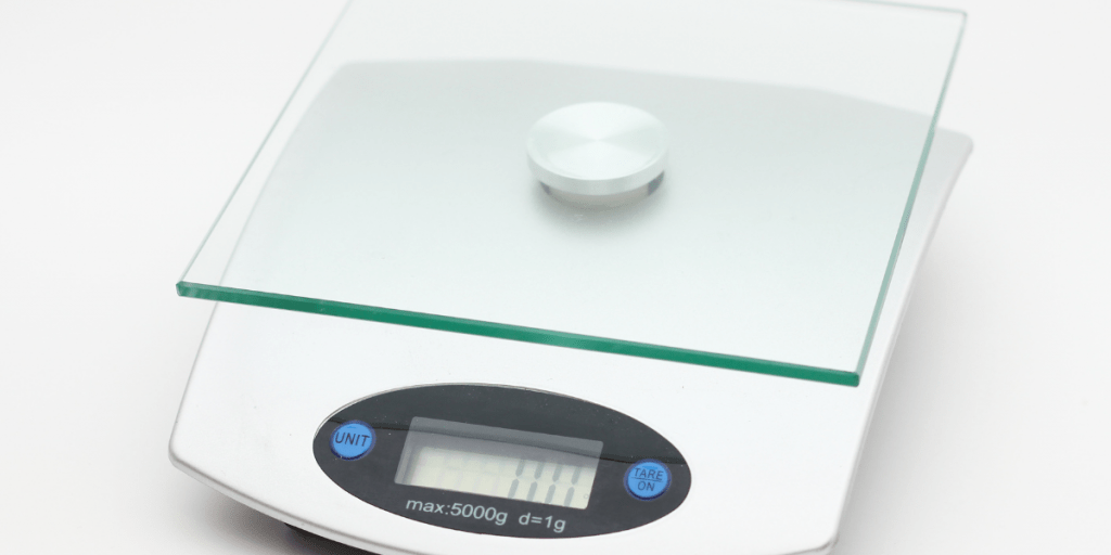 How Many Ounces in a Cup? Kelly Bejelly food scale to measure grams which you can convert to ounces