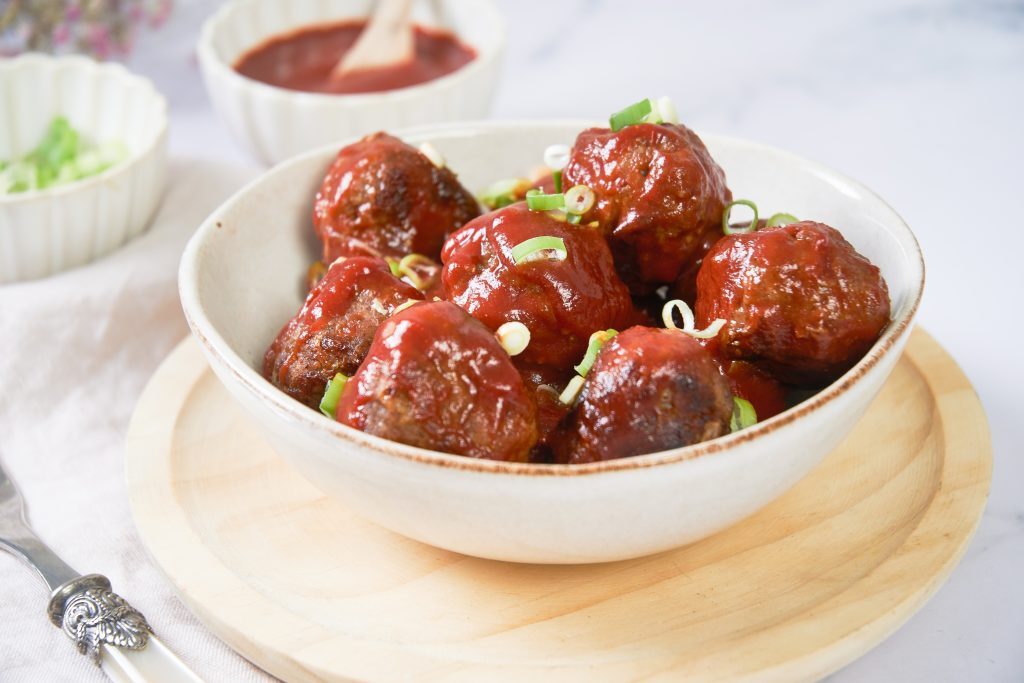 Chipotle Meatballs Kelly Bejelly Who loves meatballs? These chipotle meatballs are the best way to make homemade meatballs with a simple and addictive chipotle sauce! These meatballs prove that you can make an easy meal that is delicious in a short amount of time!