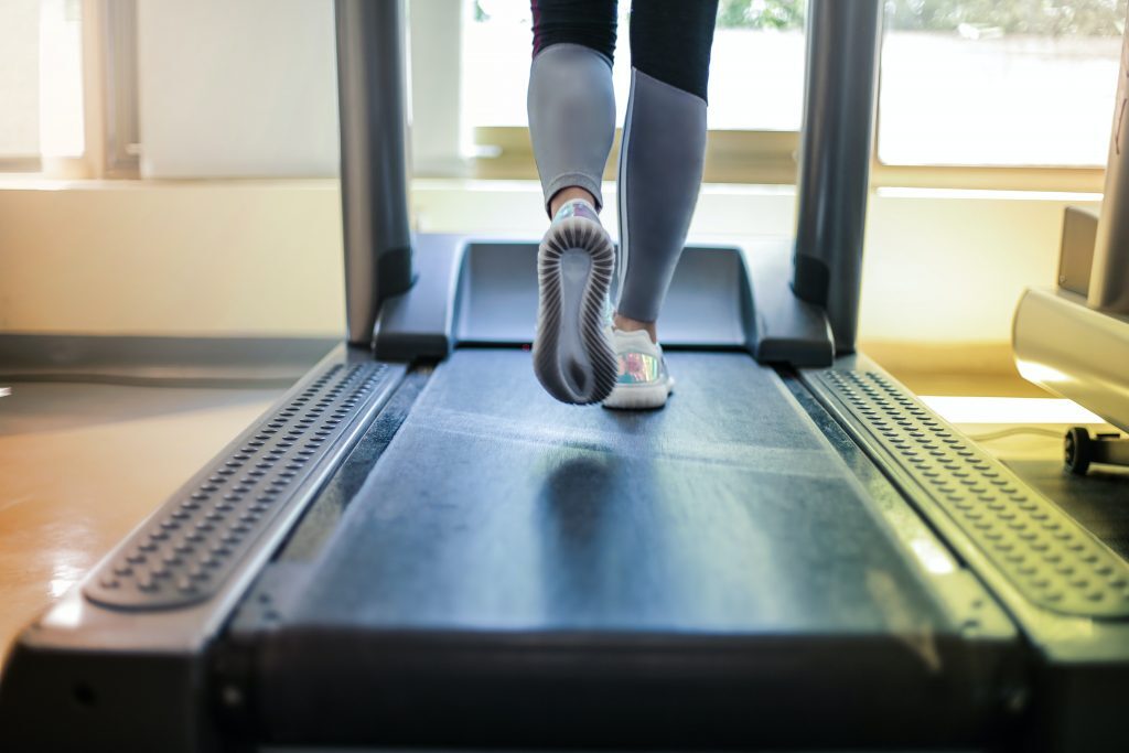 4 Electric Treadmill Under $200 for a Budget-Friendly Workout Kelly Bejelly Searching for electric treadmill under $200? Workout is often seen as a necessity rather than a luxury in our increasingly sedentary modern-day lifestyles. When you're sitting at an office or your desk for hours on end every day without adequate physical activity, your fitness level goes down, and your body will quickly deteriorate.