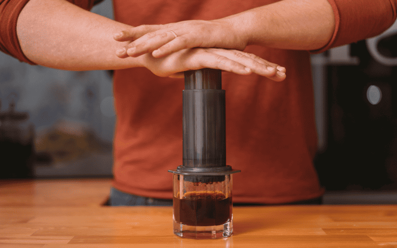 Aeropress Coffee Maker vs French Press: Unraveling the Brewing Battle Kelly Bejelly Are you wondering why Aeropress Coffee Maker vs French Press? Aeropress and French press are two popular coffee brewing methods among coffee lovers, each offering distinct benefits and flavor profiles. In this article, we will explore the main differences between these two brewing devices and examine how they impact the brewing process and the resulting cup of coffee. Let's dive into the hot water, coffee grounds, grind size, metal filter, French presses, and more to understand which method suits your personal preference and desired taste.