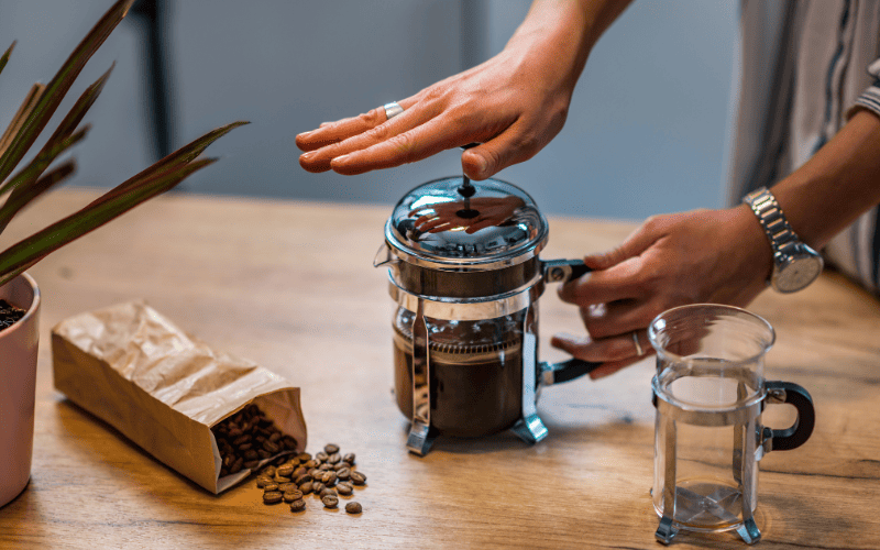 Aeropress Coffee Maker vs French Press: Unraveling the Brewing Battle Kelly Bejelly Are you wondering why Aeropress Coffee Maker vs French Press? Aeropress and French press are two popular coffee brewing methods among coffee lovers, each offering distinct benefits and flavor profiles. In this article, we will explore the main differences between these two brewing devices and examine how they impact the brewing process and the resulting cup of coffee. Let's dive into the hot water, coffee grounds, grind size, metal filter, French presses, and more to understand which method suits your personal preference and desired taste.