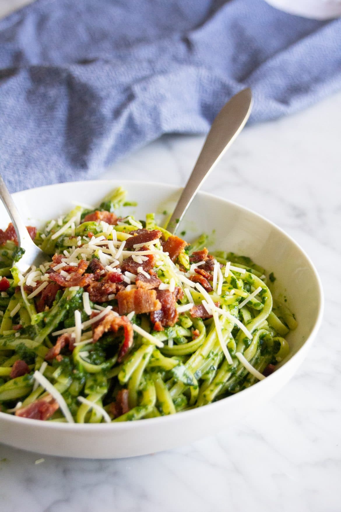 Recipe Index Kelly Bejelly If you are looking for easy recipes, you’ve come to the right place. Welcome to A Girl Worth Saving, where every recipe is delicious and simple (seriously most are 10 ingredients or less). I focus on healthy comfort foods that even picky eaters will love!