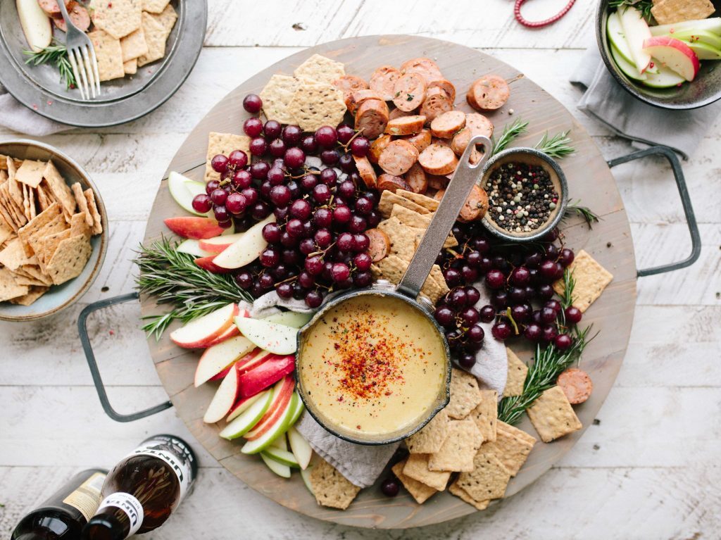 6 Tips for Living With Celiac's Disease Kelly Bejelly If you have been diagnosed with Celiac Disease, it's essential that you stick to a gluten-free diet. However, this can be challenging when you're just starting out. Here are a few tips that can help you to effectively follow a gluten-free diet: