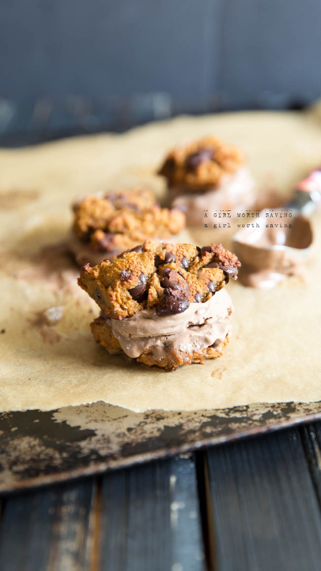 Recipe Index Kelly Bejelly If you are looking for easy recipes, you’ve come to the right place. Welcome to A Girl Worth Saving, where every recipe is delicious and simple (seriously most are 10 ingredients or less). I focus on healthy comfort foods that even picky eaters will love!