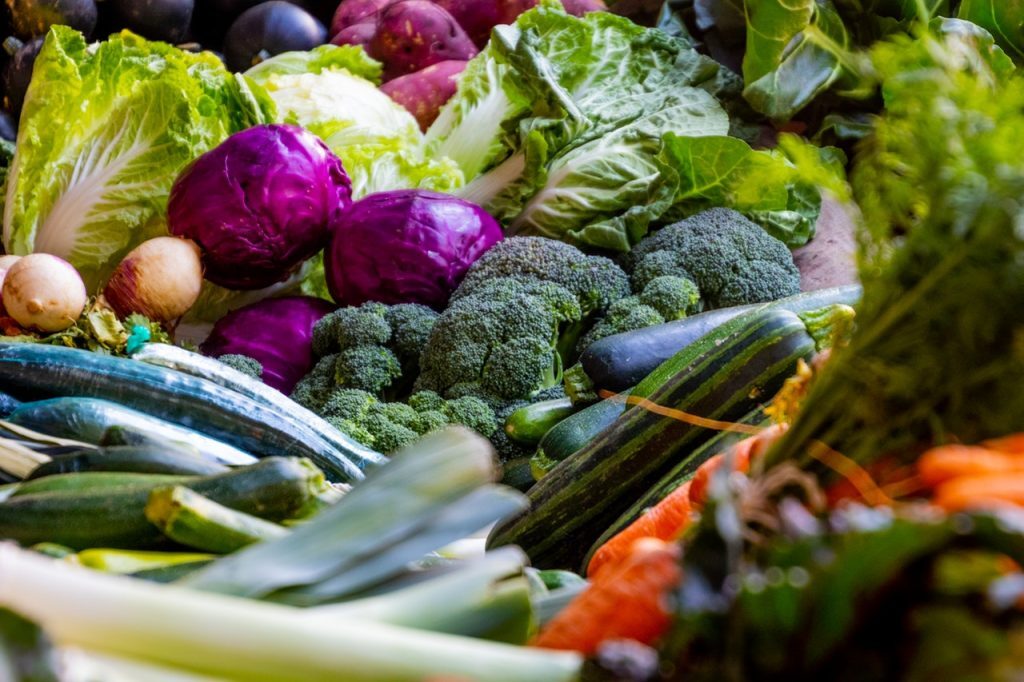 How To Swap Out Unhealthy Foods For Nutritional Alternatives This Year Kelly Bejelly The beginning of a new year is the perfect opportunity to take a look at all of the habits and tendencies you've adopted in the past and evaluate what's working for you and what needs to go. Many people take this chance to think about what they're putting into their bodies and how it impacts their health.